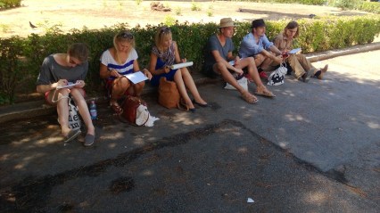 Grand tour 2013: Arkkitehtiopiskelijat piirtävät Palermossa.