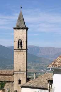 Keski-Italian vuoristomaisemaa