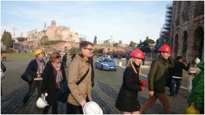 Pää suojaan aivomyrskyltä. Colosseum.